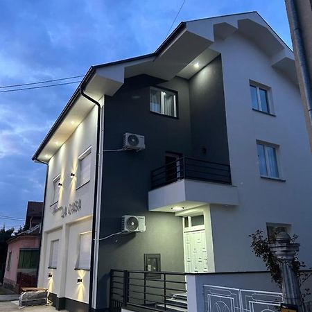 La Casa Apartments Ягодина Экстерьер фото