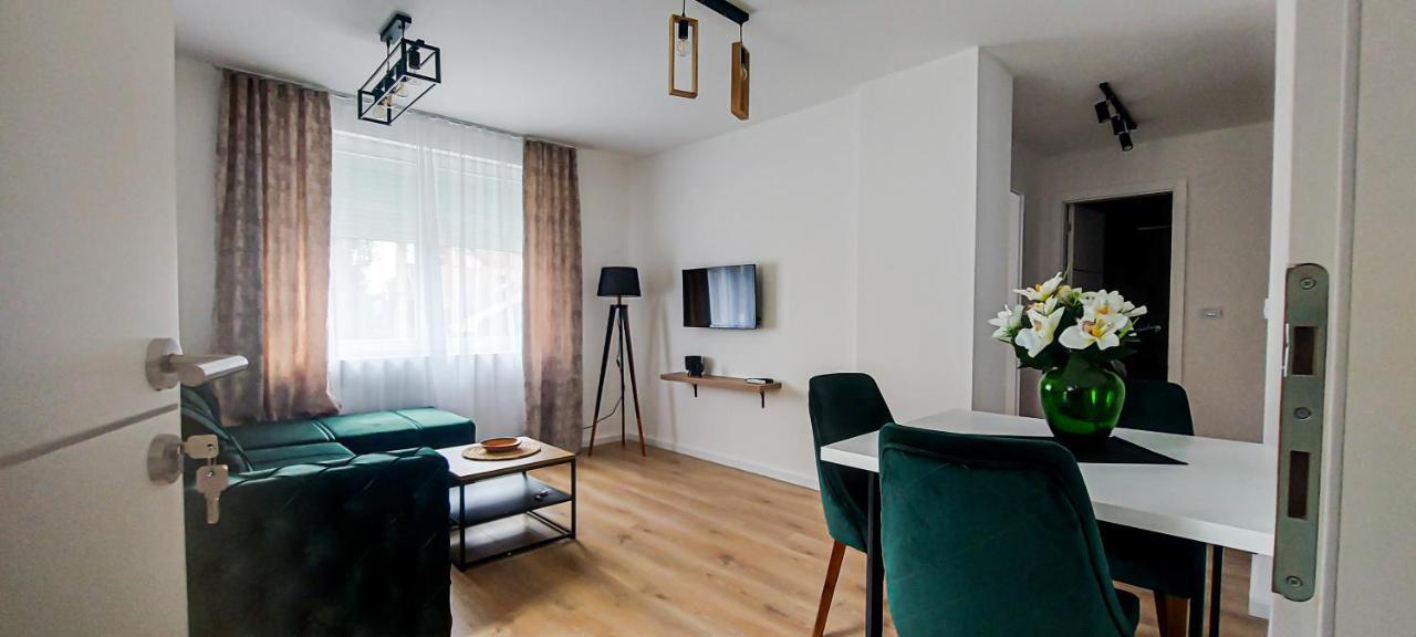 La Casa Apartments Ягодина Экстерьер фото