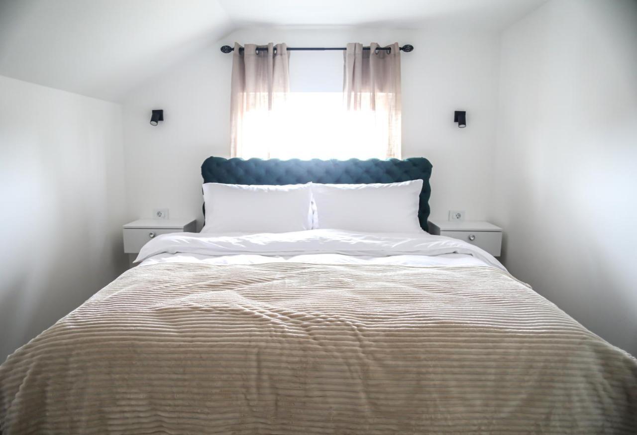 La Casa Apartments Ягодина Экстерьер фото