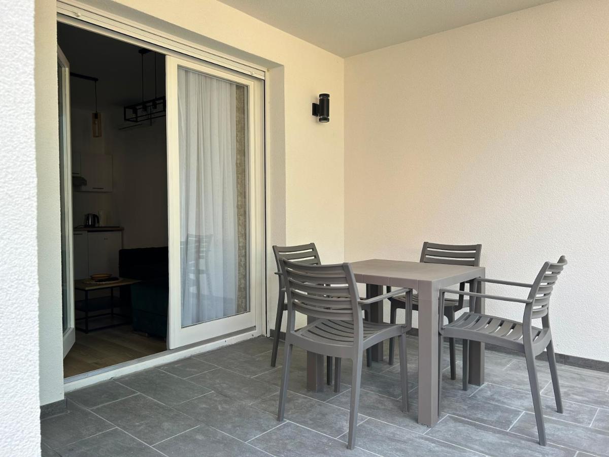 La Casa Apartments Ягодина Экстерьер фото