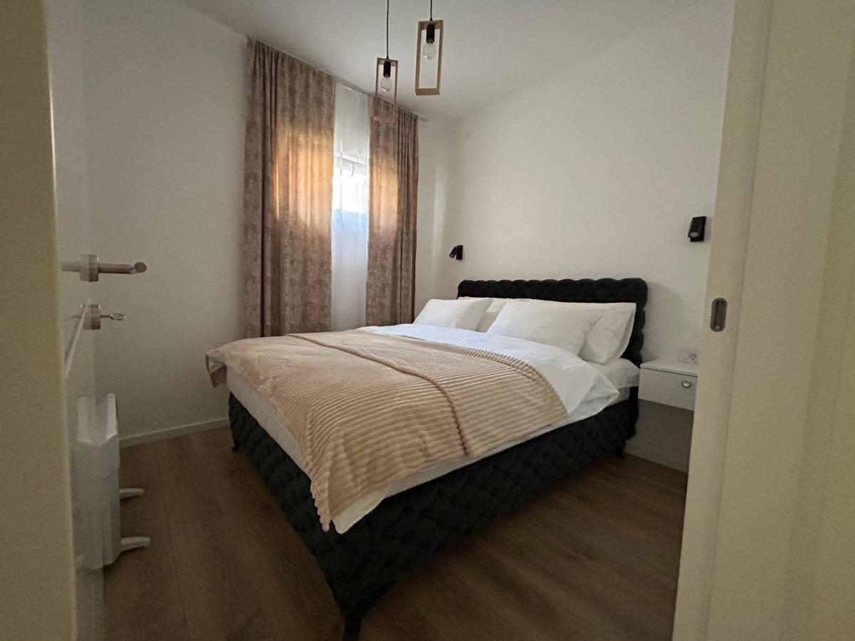La Casa Apartments Ягодина Экстерьер фото