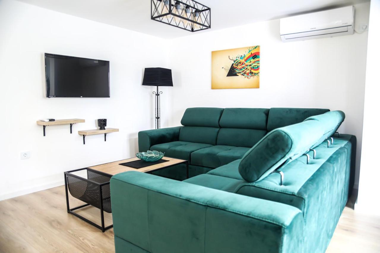 La Casa Apartments Ягодина Экстерьер фото