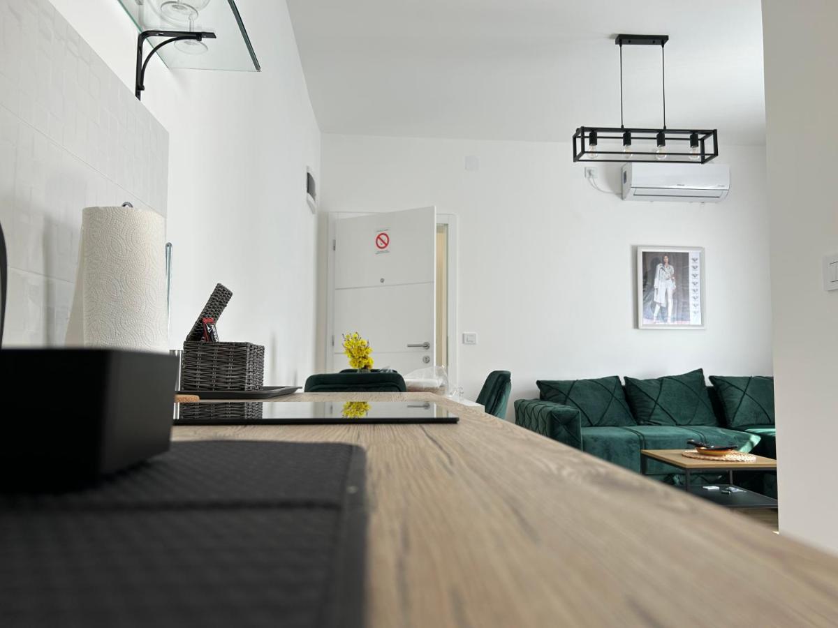 La Casa Apartments Ягодина Экстерьер фото