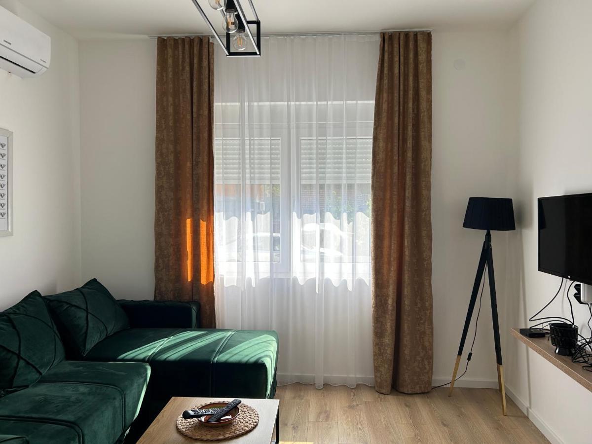 La Casa Apartments Ягодина Экстерьер фото