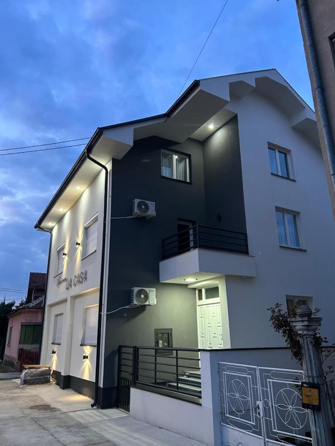 La Casa Apartments Ягодина Экстерьер фото